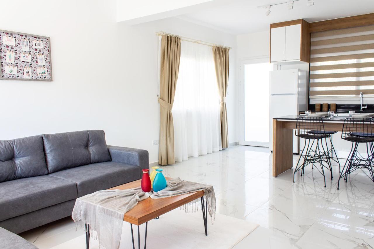 Four Seasons Life Rentals Trikomo Екстериор снимка