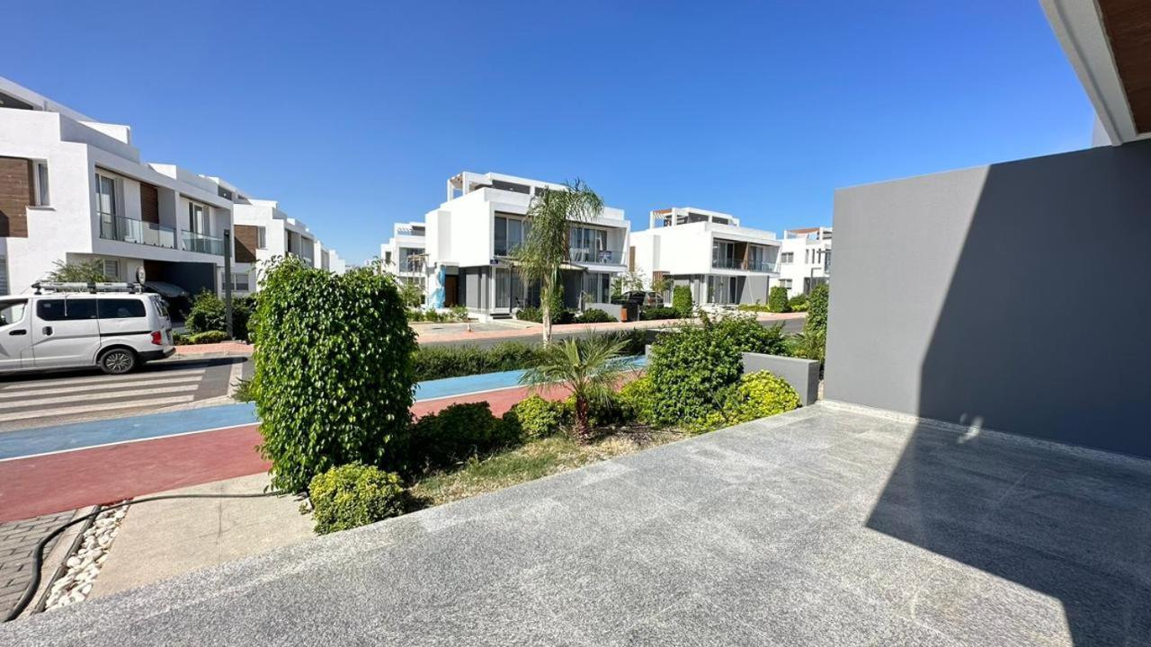 Four Seasons Life Rentals Trikomo Екстериор снимка